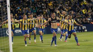 Di María lo grita con locura en el clásico. Tras ese triunfo, el plantel se reencuentra con sus hinchas.