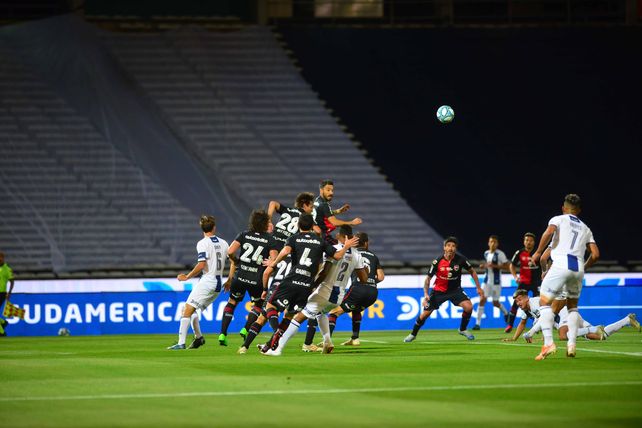 El hábito de gritar los  goles de Scocco