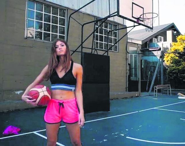 Te van a dar ganas de seguirla. La modelo cuestionada.