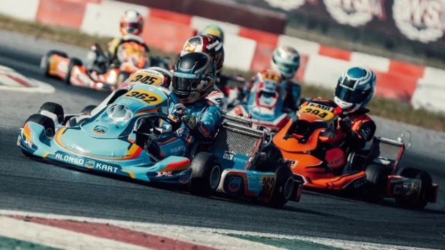 Martín Bertolaccini es un piloto de 12 años nacido en Rafaela que sueña con llegar a la Fórmula 1.