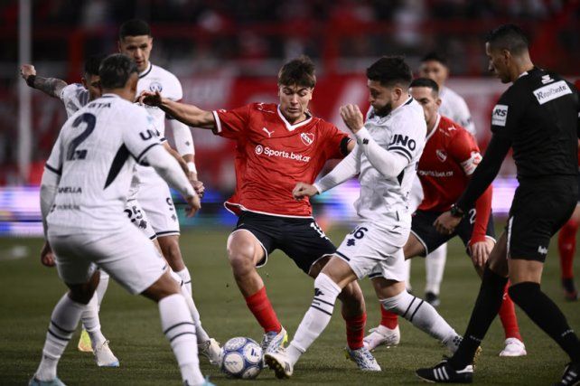 Independiente empató 0-0 con Independiente Rivadavia.