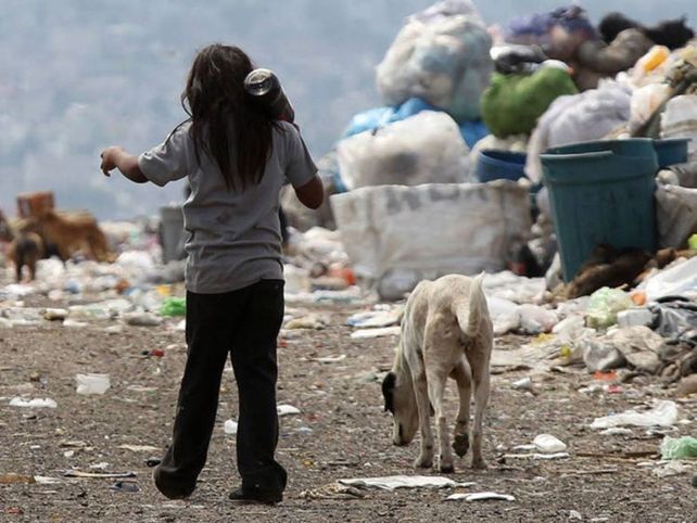La pobreza en la Argentina aumentó al 42 por ciento y la indigencia se mantuvo al 10,5 por ciento