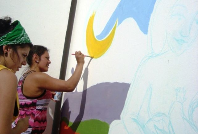 En Nuevo Horizonte pintaron un mural para incentivar la lactancia materna