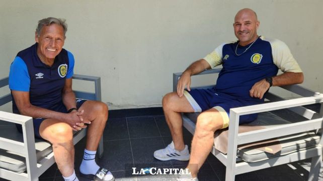 Miguel Angel Russo y Gonzalo Belloso sonríen en el hotel Marías. Una dupla que hizo todo bien en el año como para llegar a esta final.