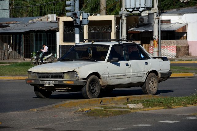 Envejece el parque automotor: la mitad de los autos de Rosario tiene más de 15  años de antigüedad