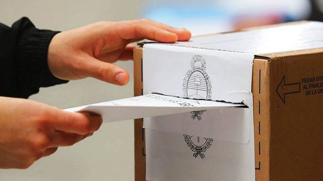 La ley ómnibus pide eliminar las Paso y cambiar la lista sábana por el voto a un solo diputado