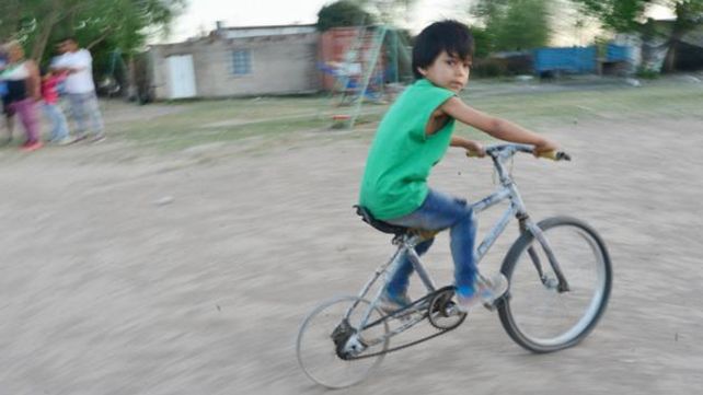 Tiene 6 años, su sueño era tener una bici y se la armó solito Tiene 6 años, su sueño era tener una bici y se la armó solito