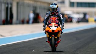Valentín Perrone con su KTM en las pruebas de clasificación de otra carrera del Mundial de Motociclismo.&nbsp;