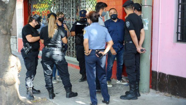 Conmoción por el hallazgo de un cadáver en barrio Azcuénaga.