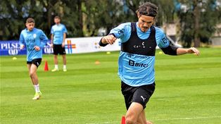 Edinson Cavani negocia su salida de Valencia