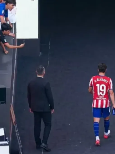 Julián Álvarez no saludó a los hinchas del Atlético de Madrid: la explicación de Diego Simeone