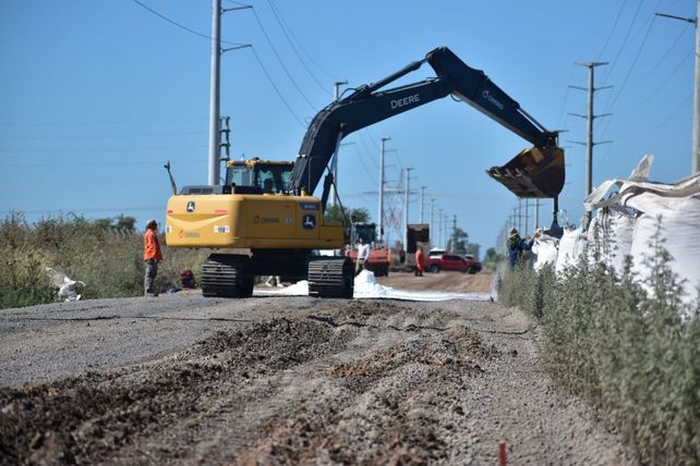 La obra permitirá consolidar un corredor estratégico que vincula la ciudad con su zona de influencia y refuerza el papel de Puerto General San Martín como nodo central de la producción y la exportación santafesina.