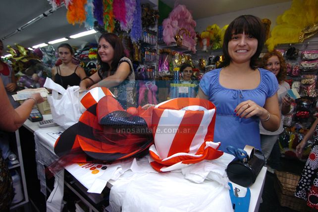 La ciudad comienza a teñirse con los colores de Unión y Colón
