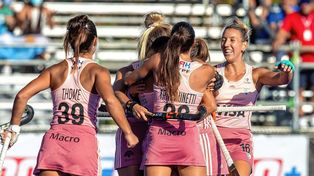 El seleccionado argentino aplastó a Chile por 4 a 0 y se metió entre los cuatro mejores de la Copa Panamericana.