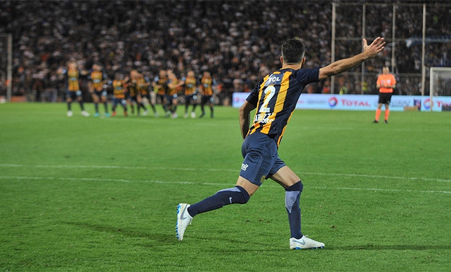 Un experimentado defensor, la llave que abriría la salida de Martínez