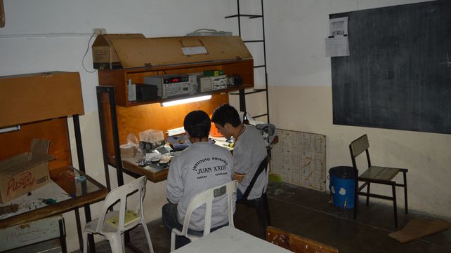 Alumnos hicieron una impresora  3D con materiales reciclados