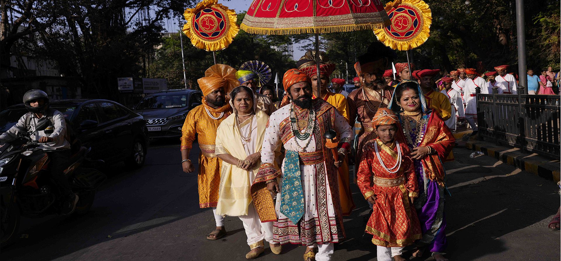 Un hombre vestido como Chhatrapati Shivaji Maharaj participa en una manifestación para celebrar su aniversario de nacimiento en Mumbai, India, el miércoles 19 de febrero de 2025. (Foto AP/Rajanish Kakade) Un hombre vestido como Chhatrapati Shivaji Maharaj participa en una manifestación para celebrar su aniversario de nacimiento en Mumbai, India, el miércoles 19 de febrero de 2025. (Foto AP/Rajanish Kakade)