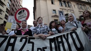 Organismos de derechos humanos marchan en Rosario en defensa de la democracia