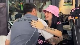 Rosarinos, hinchas de Newells, Nicki Nicole y Lionel Messi se fundieron en un fuerte abrazo en el estadio del Inter Miami.&nbsp;
