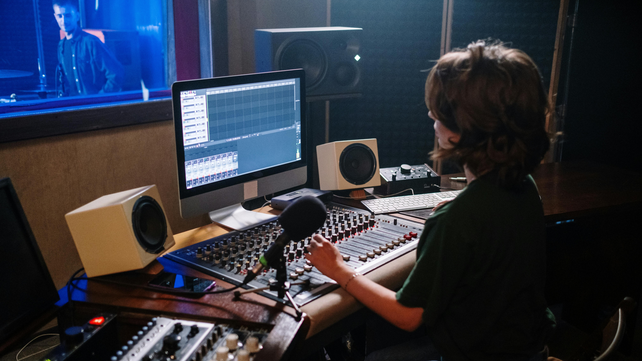 Re-Suena es un programa vinculado a la creación sonora y el lenguaje musical que apuesta a la construcción de nuevos proyectos de vida para los jóvenes