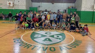 Los chicos de Alumni de Laguna Paiva vivieron una jornada muy especial junto a Tomás Aldaz y DJ Russell.