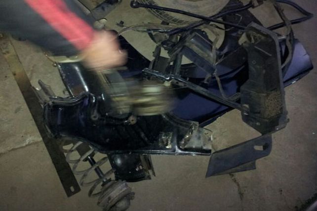 Barrio Nueva Pompeya: secuestran un auto robado y arrestan a dos personas