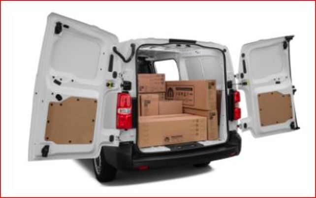 Esta Peugeot tiene tres puertas de acceso que facilitan su carga y descarga.