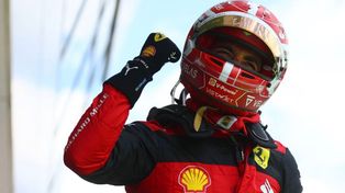 Puño cerrado y desahogo. Charles Leclerc venció en el GP de Austria y vuelve a la pelea con Ferrari.