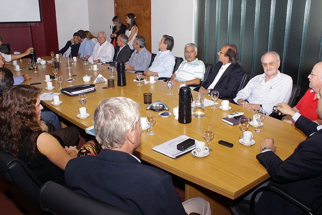 Corral presentó a la Cámara Argentina de la Construcción el Plan de Obras 2015