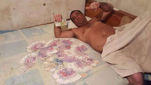 Así le contestó un concejal  alos vecinos que lo mandaron a trabajar