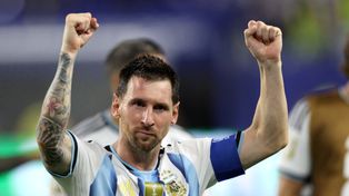 El gran capitán. Lionel Messi busca llegar nuevamente a los cuartos de final. Argentina enfrenta a Egipto, este martes a las 13.