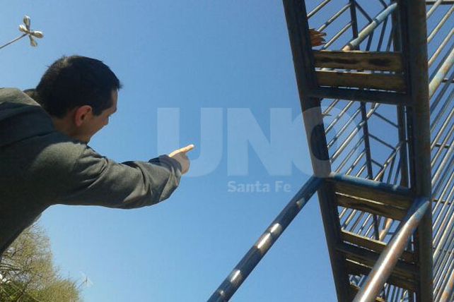 Es grave el estado una nena de cinco años que se cayó de un juego en una plaza