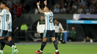 Argentina inició el nuevo ciclo, ya sin Messi, con una cómoda victoria frente a Bolivia