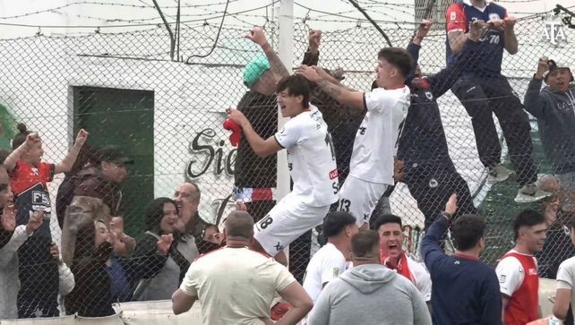Festejo loco de los jugadores de Central Córdoba