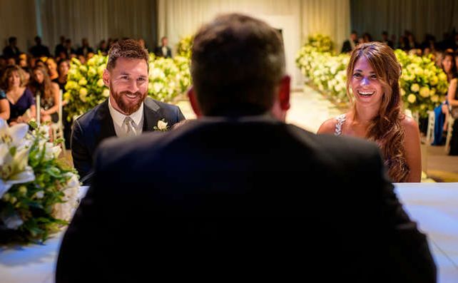 Ante el juez. Antonela y Lionel no ocultaron su felicidad.&nbsp;