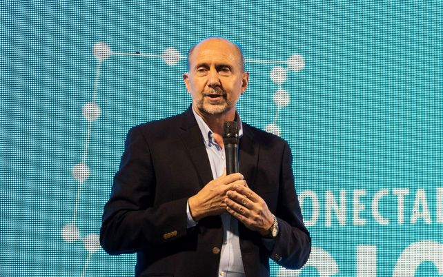 El equipo de transición de Perotti presentó un informe sobre la gestión de Lifschitz