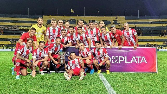Unión se trajo la Copa Julio Jiménez desde Uruguay Unión se trajo la Copa Julio Jiménez desde Uruguay