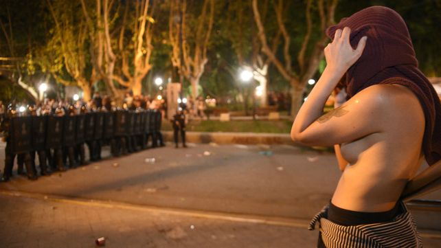 Los incidentes se desataron frente a la Catedral.