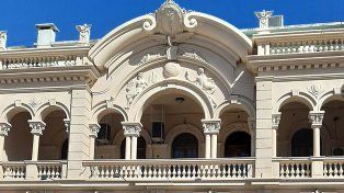 Importaciones y compras on line están liquidando al comercio local