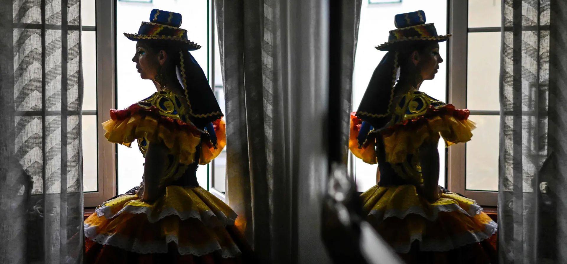 Lisboa, Portugal. Celebraciones durante el desfile del barrio de Santo Antônio de Lisboa en la Avenida da Liberdade. Cada año, en la noche de San Antonio, personas de unos 20 barrios de Lisboa marchan con trajes coloridos y cantan canciones populares en honor al santo. Fotografía: Patrícia de Melo Moreira/AFP/Getty Images Lisboa, Portugal. Celebraciones durante el desfile del barrio de Santo Antônio de Lisboa en la Avenida da Liberdade. Cada año, en la noche de San Antonio, personas de unos 20 barrios de Lisboa marchan con trajes coloridos y cantan canciones populares en honor al santo. Fotografía: Patrícia de Melo Moreira/AFP/Getty Images