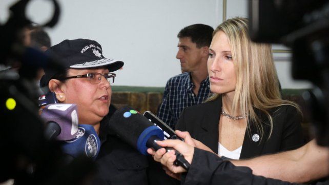 Estuvo 10 años pasado a disponibilidad y volvió como excelente empleado: quién es el policía que se atrincheró en Santa Fe Estuvo 10 años pasado a disponibilidad y volvió como excelente empleado: quién es el policía que se atrincheró en Santa Fe