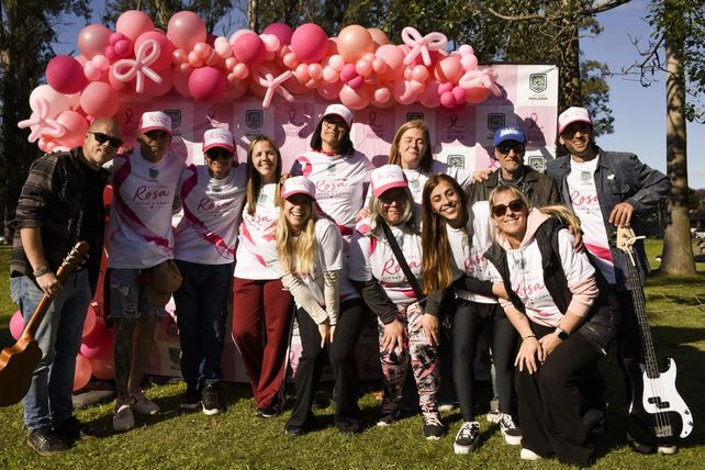 Con más de 350 participantes Roldán vivió una jornada de concientización en el marco del Octubre Rosa