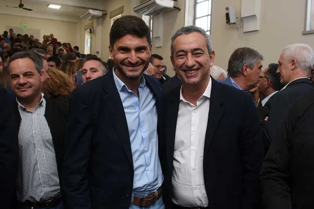 Maximiliano Pullaro y Pablo Javkin, dos de las autoridades que recibirán su diploma este miércoles. 