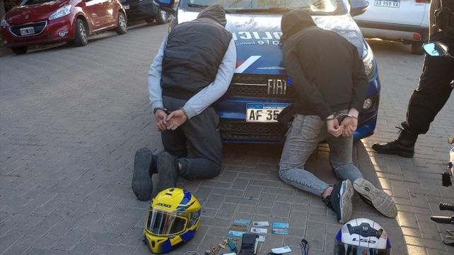 Los ladrones de motos de 20 años venían cometiendo delitos en Funes y la zona.
