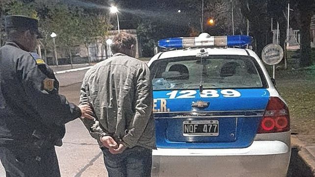 Viale: quiso aclarar unos mensajes que le encontró su pareja y terminó a los tiros