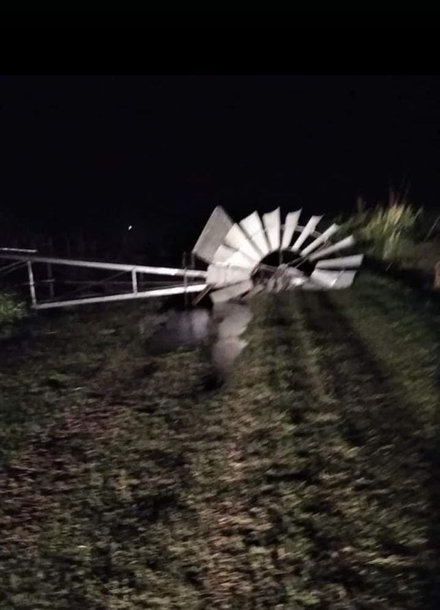 Un temporal de lluvia, viento y granizo provocó destrozos en el centro oeste provincial