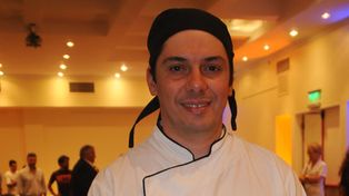 El chef que deleita  a los visitantes de la capital provincial