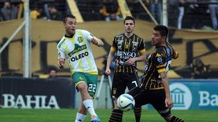 Aldosivi y Olimpo juegan una final directa por la permanencia