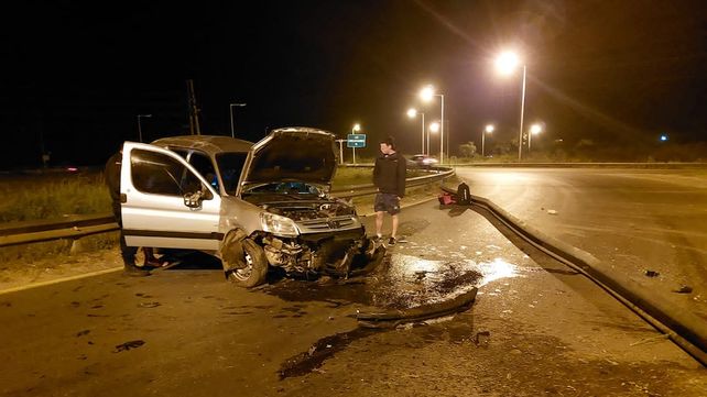 Se accidentó en la autovía 14 por usar el celular