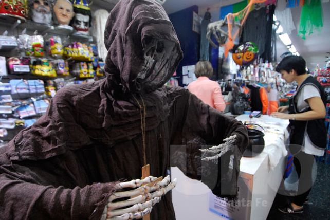 Efecto Halloween. Furor y “casi el doble” de ventas de disfraces y accesorios temáticos en tiendas de cotillón